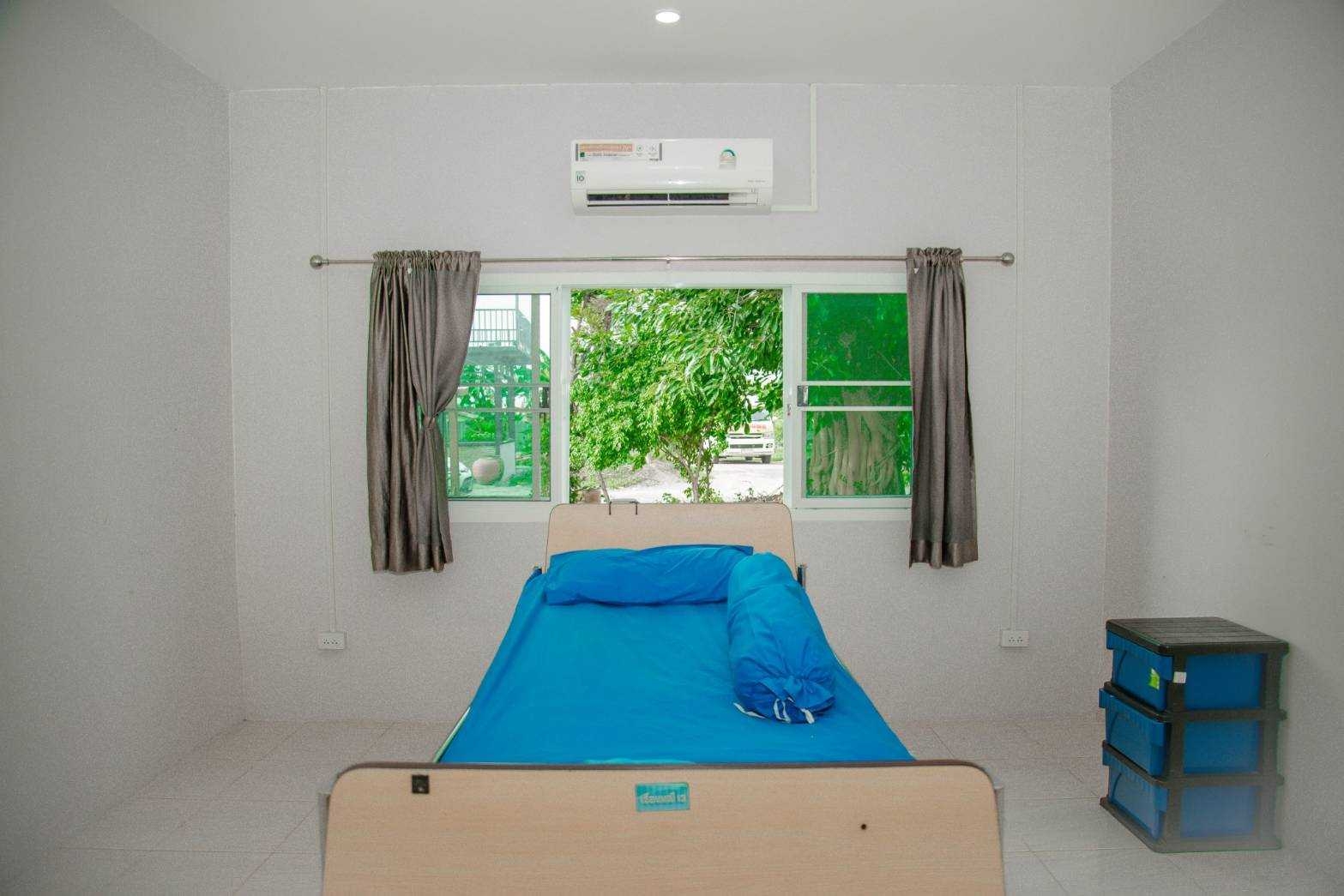 21 - ห้องพิเศษเดี่ยว - รับดูแลผู้สูงอายุผู้ป่วยบ้านธันยาภัทร์ - ให้เราดูแลคนที่คุณรักเพื่อตอบแทนบุญคุณ ท่านเลือกเราสิครับ บ้านธันยาภัทร์ วีอาร์โฮมแคร์ คุณจะไม่เสียใจเลือกเรา